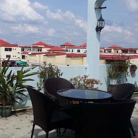 Blueberry Inn Miri Buitenkant foto